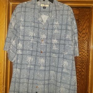 Short sleeve button down